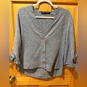 Zara Chambray cotton/Linen Blend Tie Sleeve
Button Top Size XS